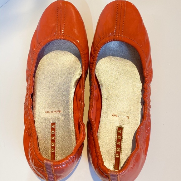 Authentic PRADA Ballet Flats in Patent Orange - Picture 5 of 7